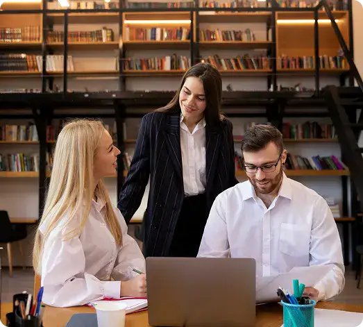 Team Collaboration in Modern Office | i3solutions Unified customer operations enabled by intelligent automation—improving handoffs, response consistency, and decision visibility.